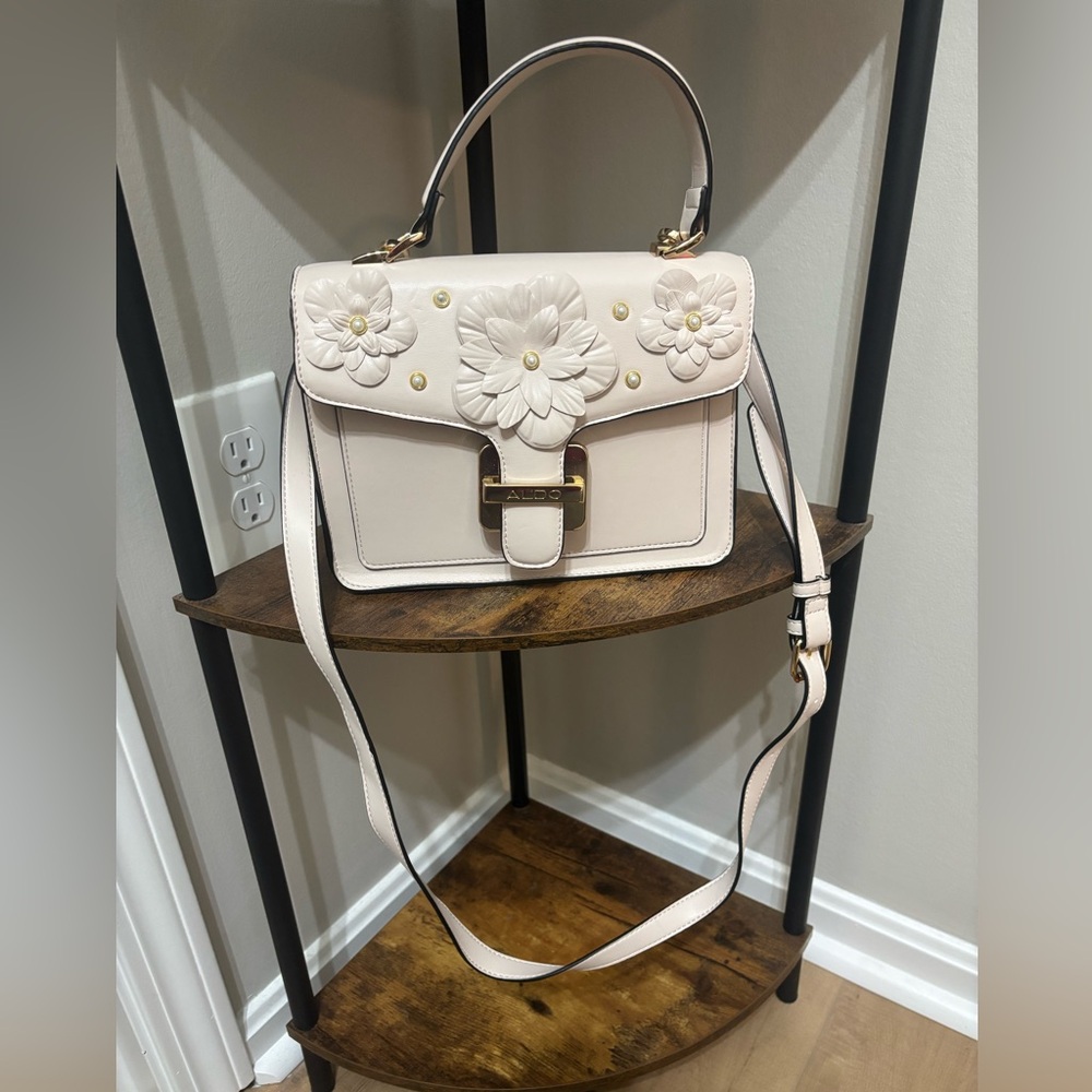 Cream Floral Handbag with Gold Accents